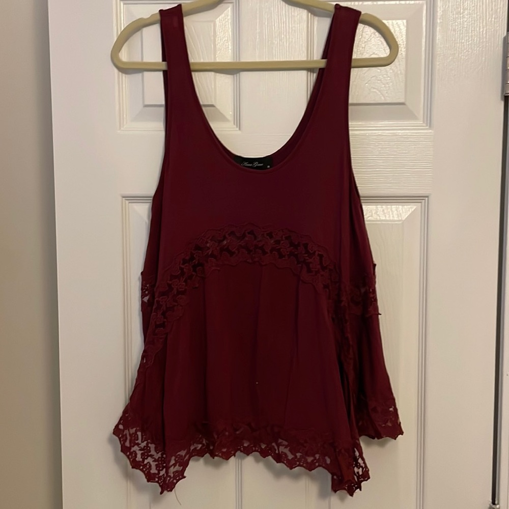 Maroon tank top with lace details